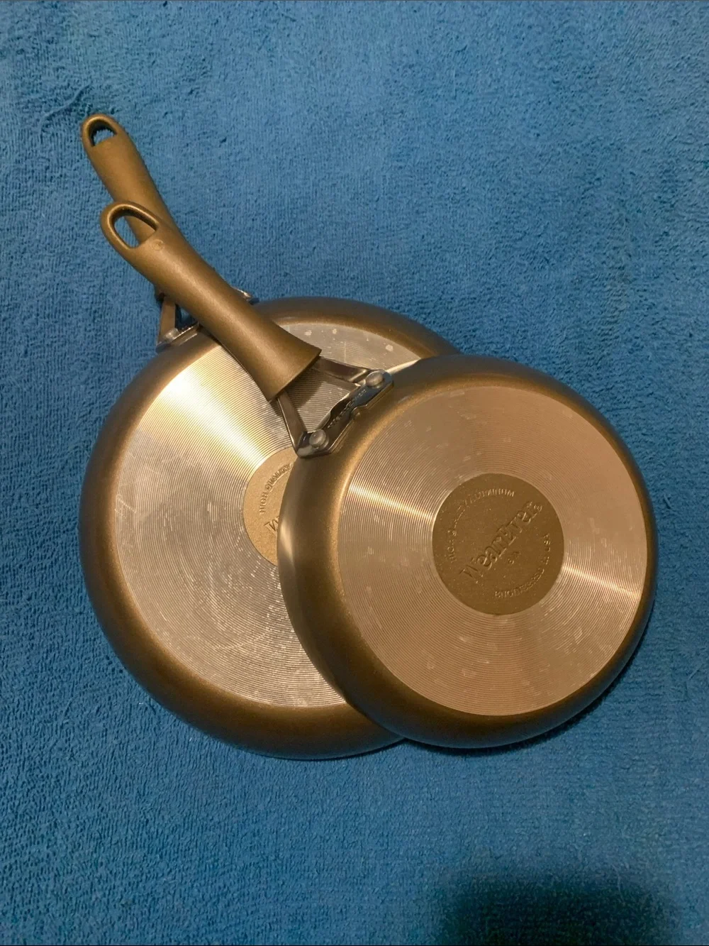 Wearever Ceramic Frying Pan Set - White Interior, Champagne outer color & handle
